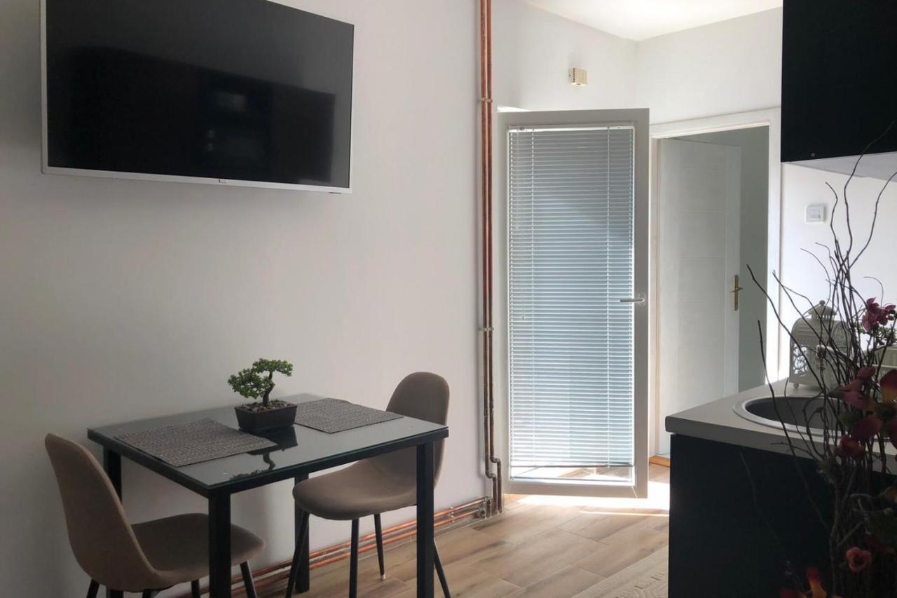 Ni Apartments Ivan מראה חיצוני תמונה