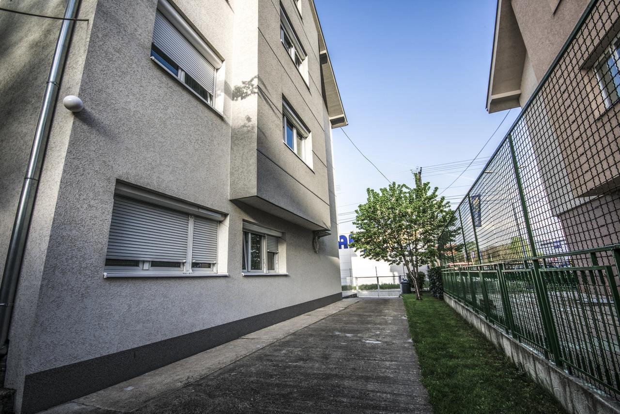 Ni Apartments Ivan מראה חיצוני תמונה